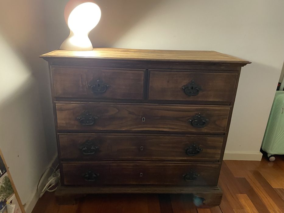 Cómoda rustica mas muito antiga