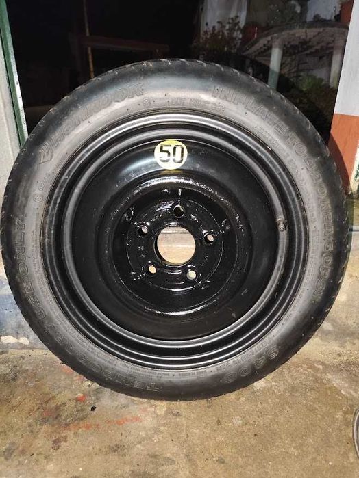 Roda de emergência de 15" em bom estado, tem a furação de 5x114.3mm.