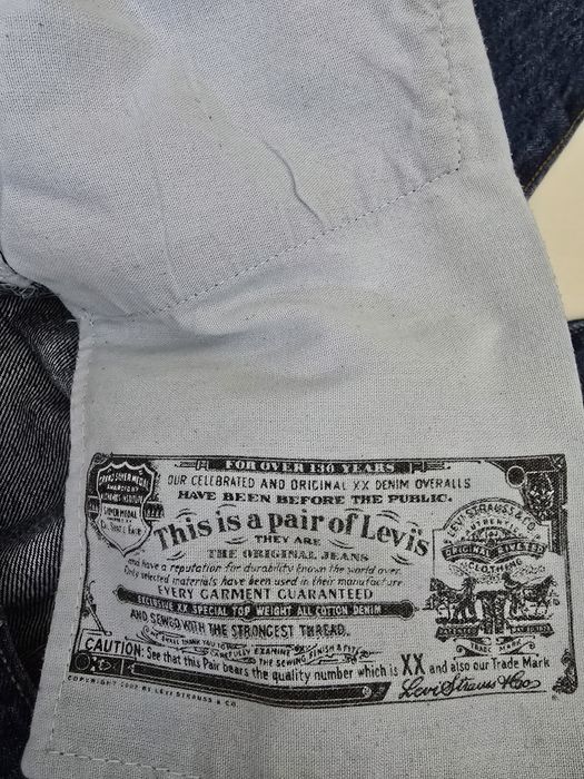 Продам джинсы Levi's