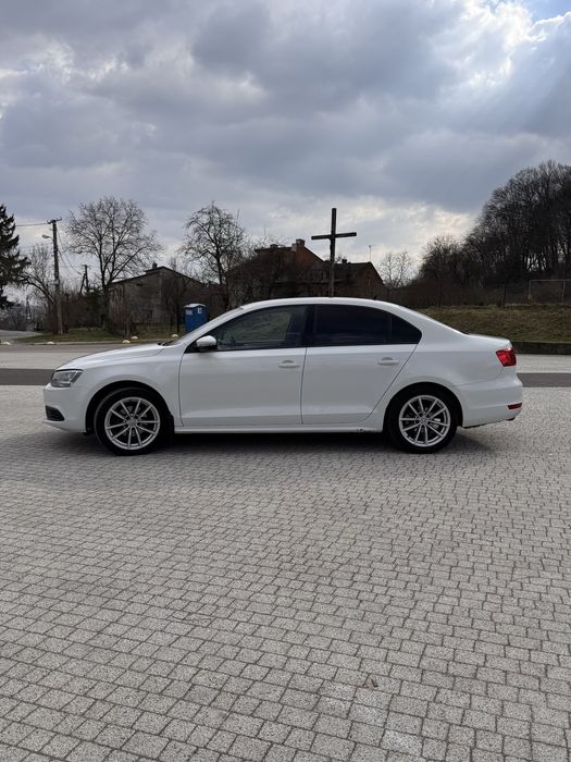 Офіційний автомобіль Volkswagen Jetta 2014 рік 2.0 дизель