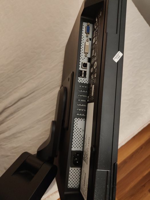 HP monitor 22” | regulacja wysokości | DVI VGA | do biura