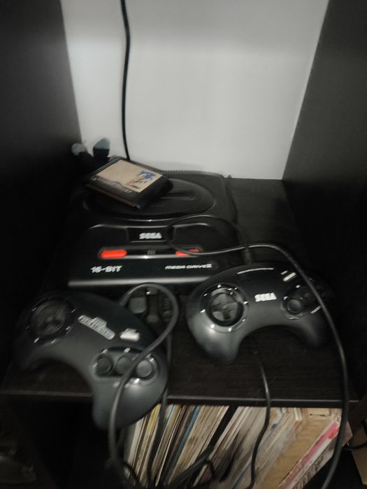 Mega Drive II com jogo
