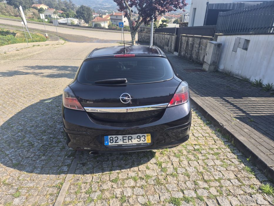 Opel astra  gtc 1.7