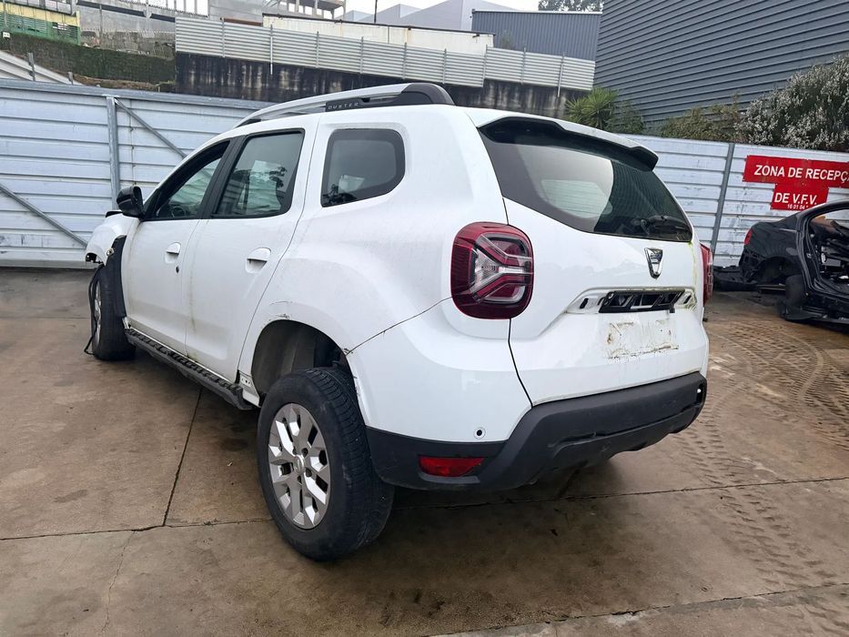 DACIA DUSTER 1.5 BLUEDCI 4X4 DE 2022 EM FIM DE VIDA (CENTRO DE ABATE)