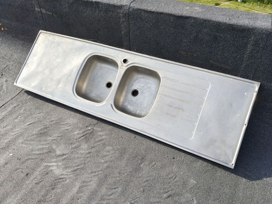 Велика подвійна мийка з нержавіючої сталі