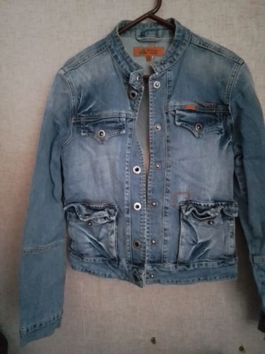 Продам дівоче куртку