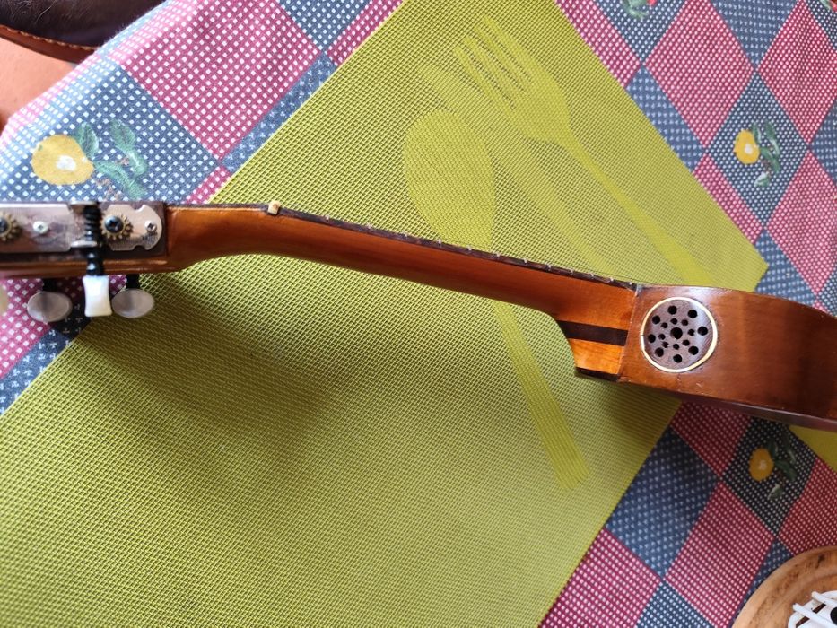 Cavaquinho NOVO, moderno, muito bonito