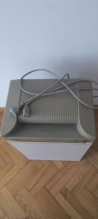 Niszczarka do dokumentów marki Schleicher