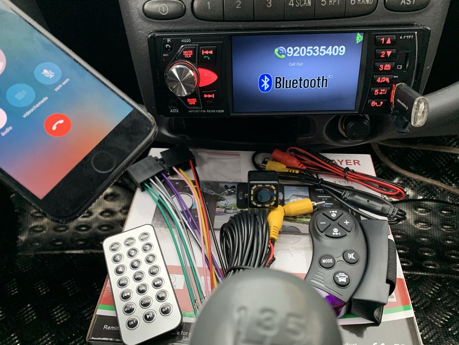 Auto Rádio UNIVERSAL Pode ver Filmes, GPS, Waze, Youtube etc com Microfone para chamadas Bluetooth NOVO