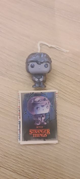 Bonecos Stranger things ovos kinder Will a 30€