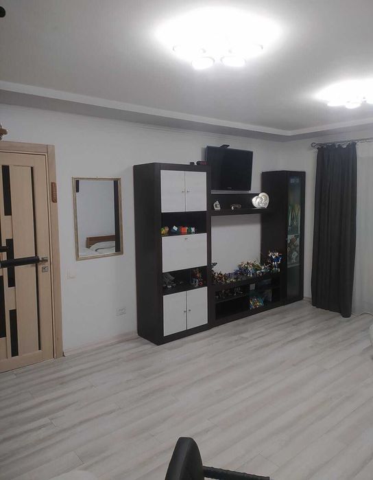 Простора та світла двокімнатна квартира.