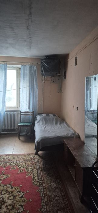 Здається кімната в гуртожитку