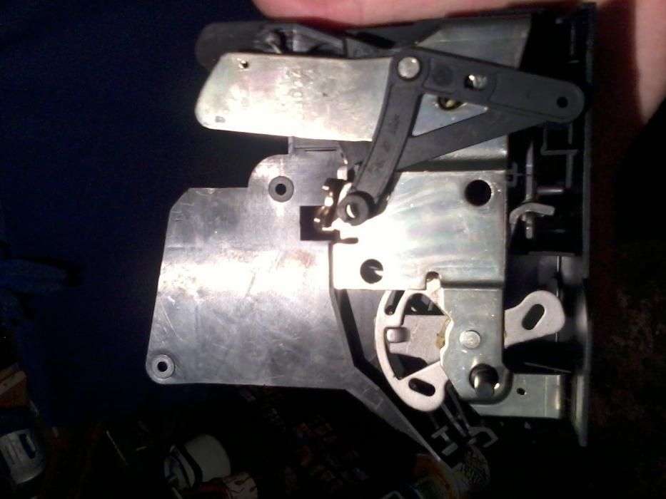 Продам недорого дверные замки мерседес вито виано оригинал.звоните.