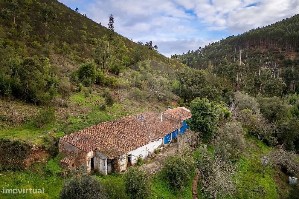 Moradia T4 para venda