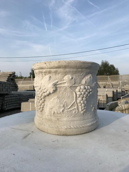 Doniczka betonowa okrągła winogrona