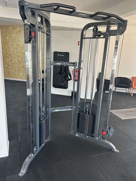 Máquina de Cabos Ajustável - Titanium Strength