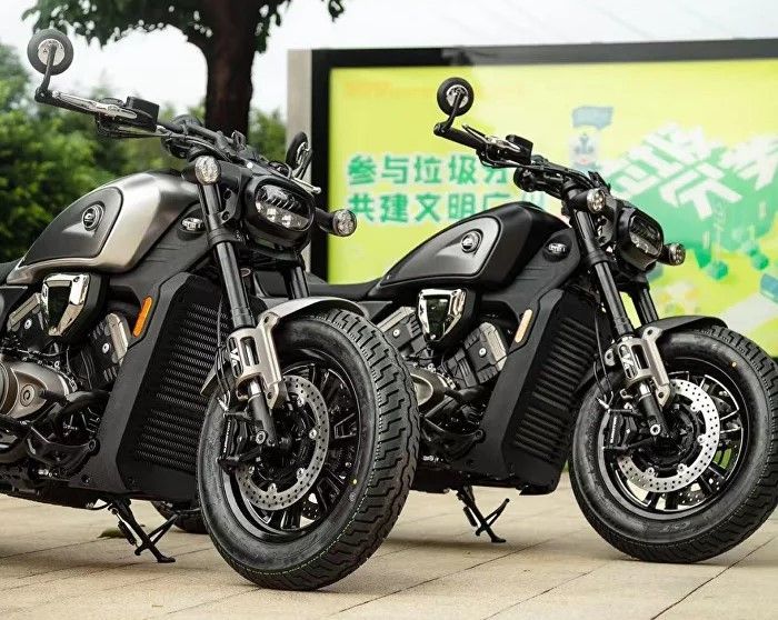 QJMOTOR SRV 600V Motocykl Cruiser ,QJMOTOR SRV 600V z silnikiem V4 CHOPPER