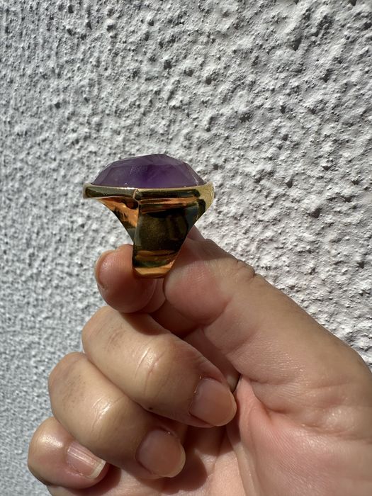 Anel em prata dourada com ametista