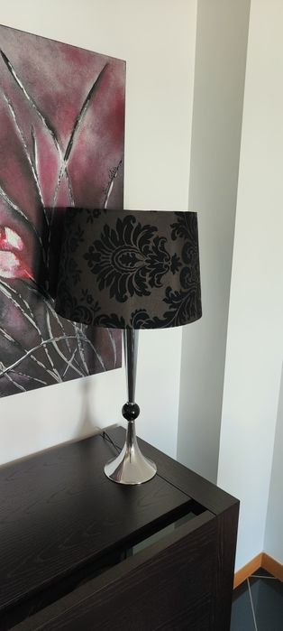 Candeeiro com abajur preto