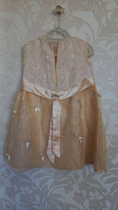 Сукня для дівчинки 3-6 років свята