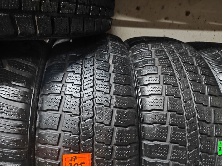 205/50 r 17 пари зимових шин з Європи.