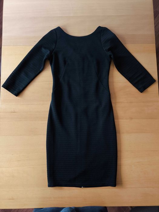 Zmysłowa, czarna sukienka RESERVED z zamkiem z tyłu, roz. XS