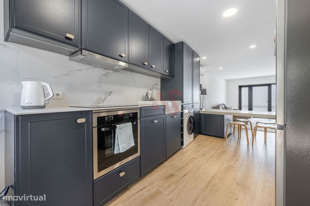Andar Moradia T2+1 Totalmente Renovado | Terraço | 2 Frentes | 100% Di