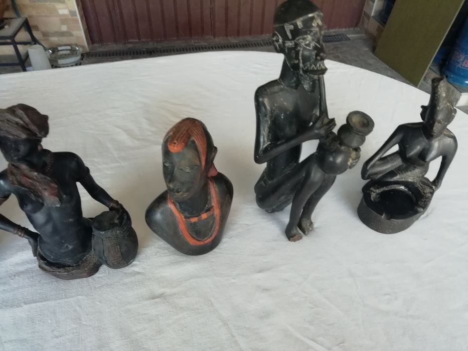 10 Figuras de Colecção Em Madeira Feito a Mão