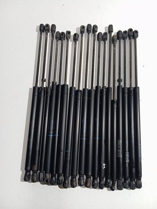 Renault scenic 2 megane 2 амортизатор багажника, ляди.