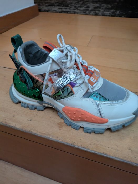 Sapatilhas EXÉ como novas.....,..................................