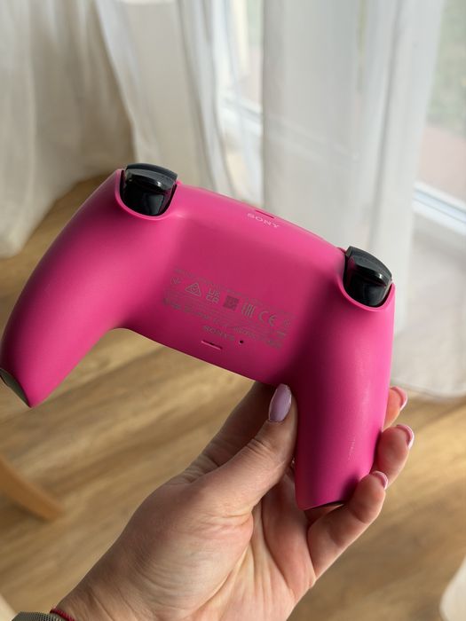 Różowy pad sony PS 5