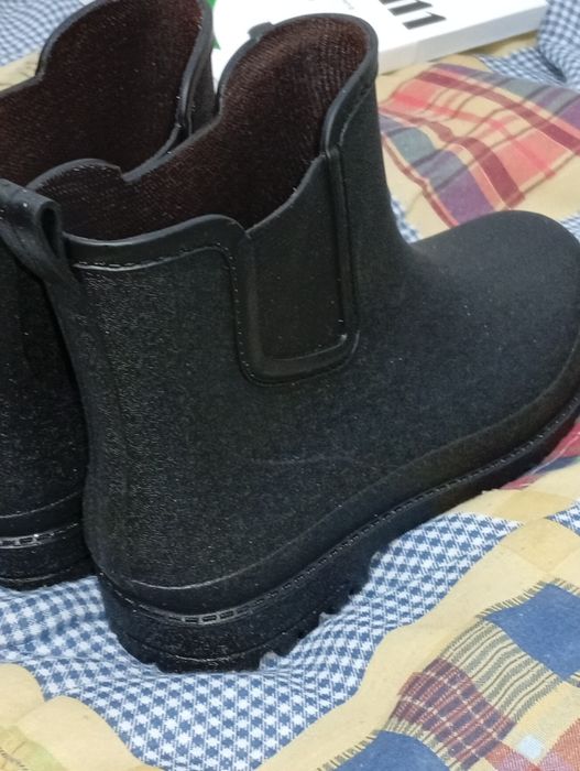 Botas pequenas de Borracha tamanho 40 novas nunca usados