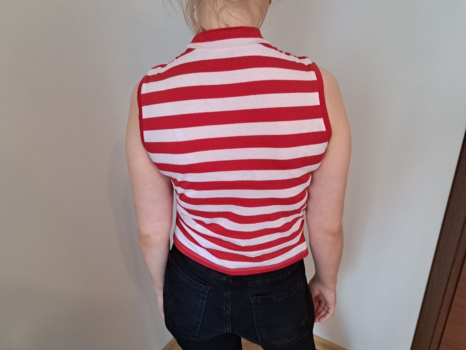 Bluzka w biało - czerwone paski