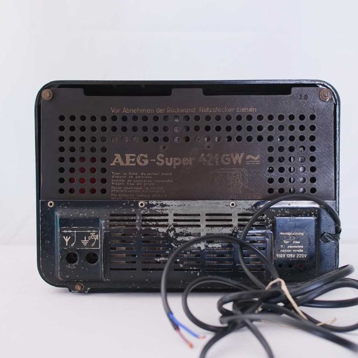 Rádio AEG Super 421GW (antigo, anos 40)