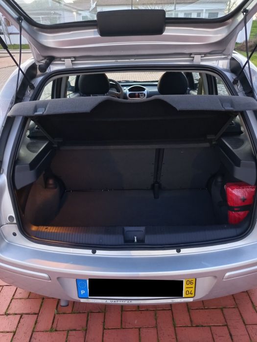Opel Corsa C 1.2 Twinport 2006
Jantes especiais
Rádio e Leitor CD
Coma