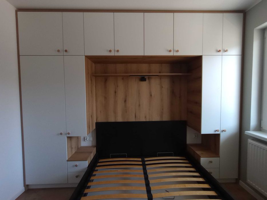 Szafy i zabudowy na wymiar. Meble do wnęki, pod schodami.