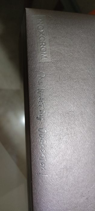 Caneta esferográfica Inoxcrom23,6 Kts eletroplacada em ouro.