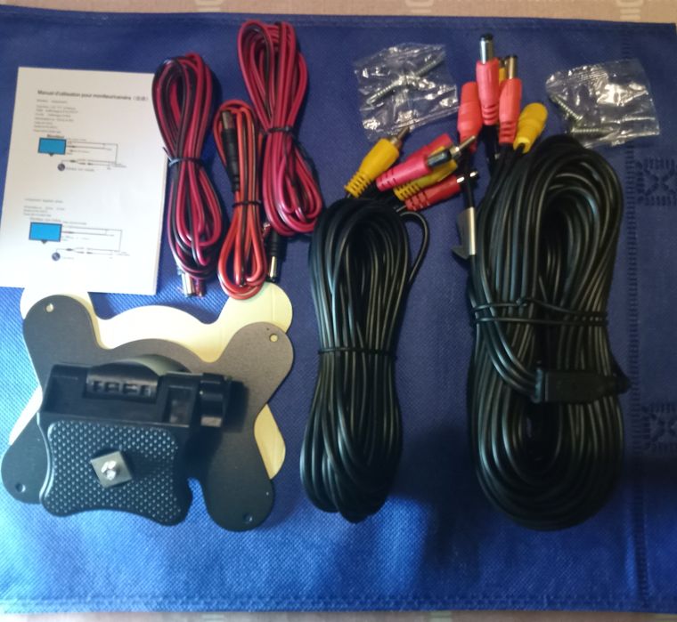 Комплект монитор 7"и 2 инфракрасные камеры 12/24v