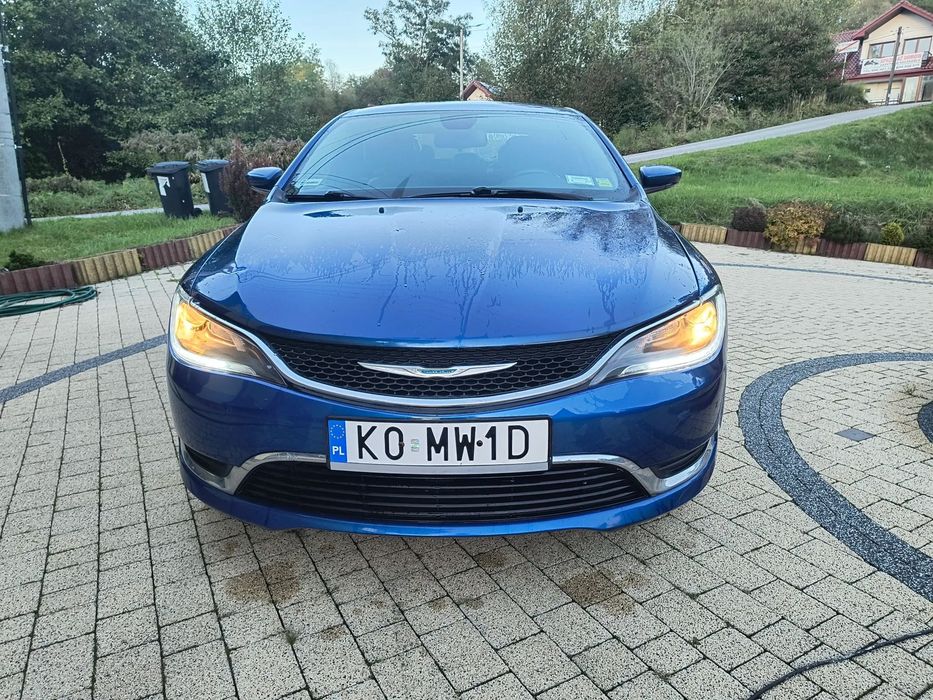 Chrysler 200