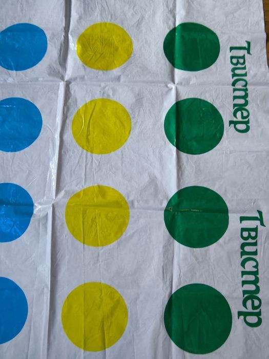 Твистер гра  поле