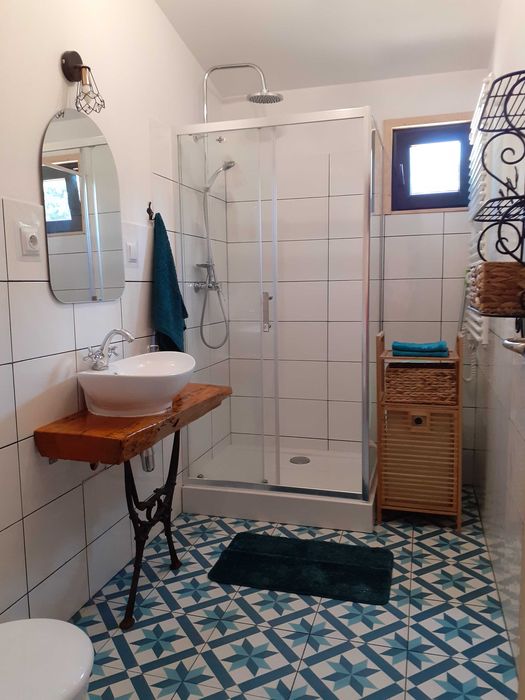 Dom letniskowy w lesie  nad Wkrą, 60km od W-wy.