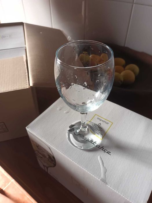 Taça de vidro para vinho