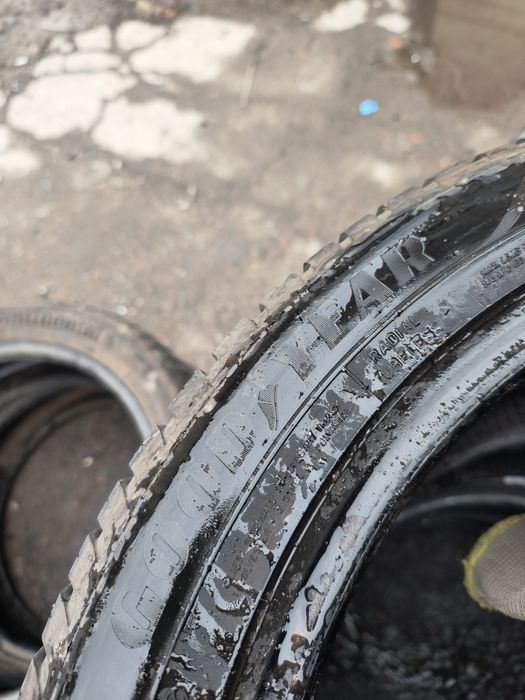 255/45R19 Good year all season