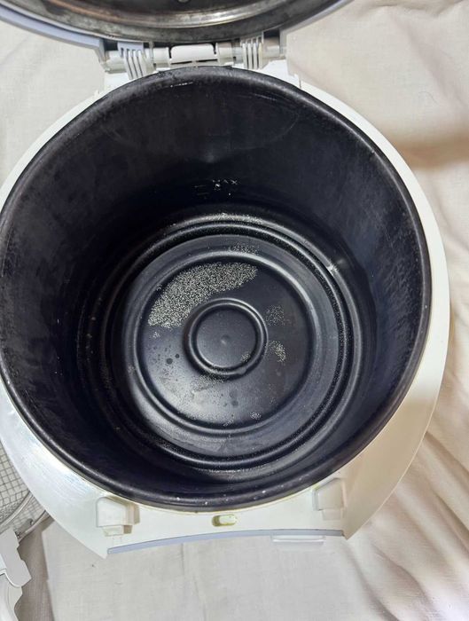 Фритюрница PHILIPS HD-6107 на 2 литра масла