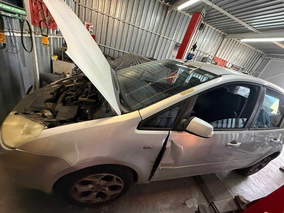 FORD C-Max Acidentada