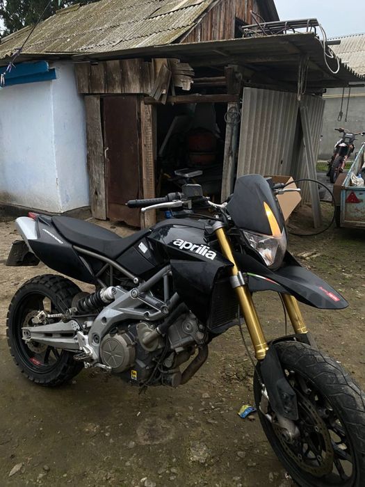 Aprilia Dorsoduro 750