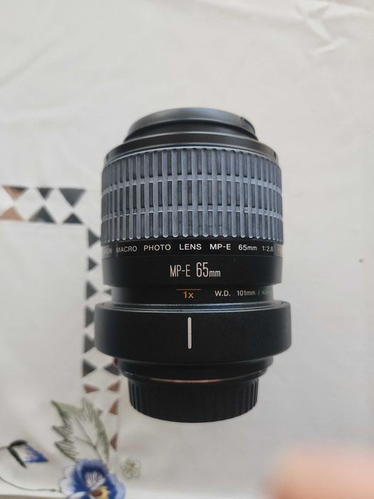 Canon MP-E 65mm f/2.8 1-5x Macro Photo