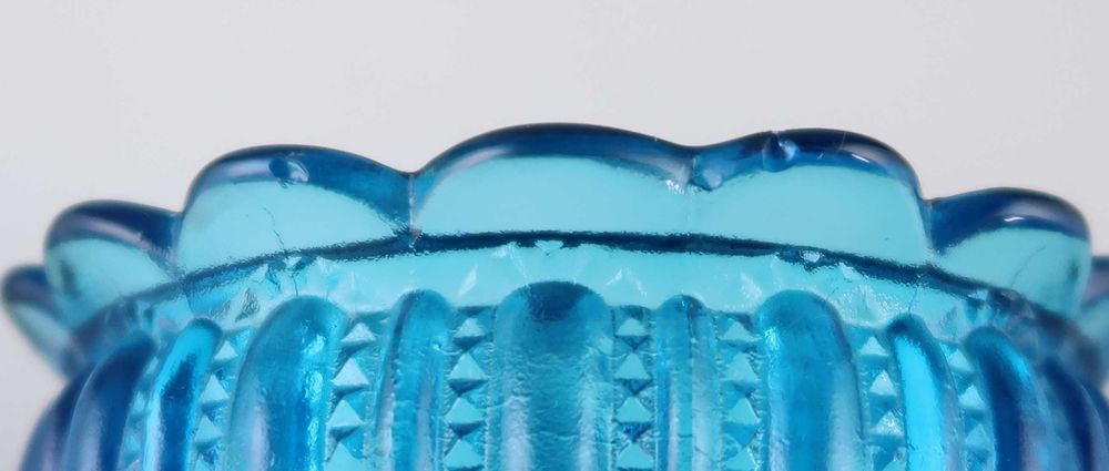 Compoteira em vidro azul Séc. XIX/XX