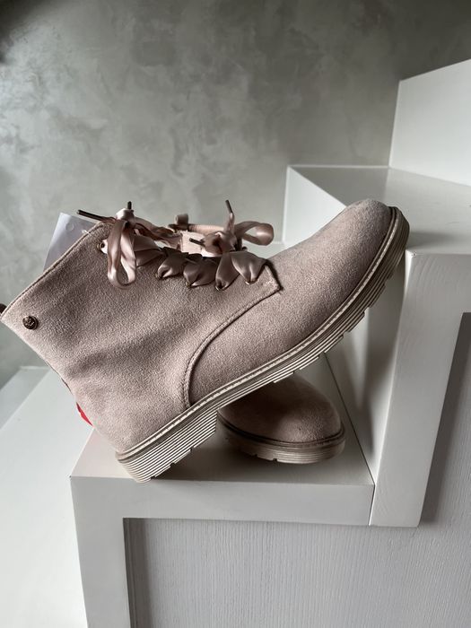 Botki wiazane pudrowy roz zamszowe nowe