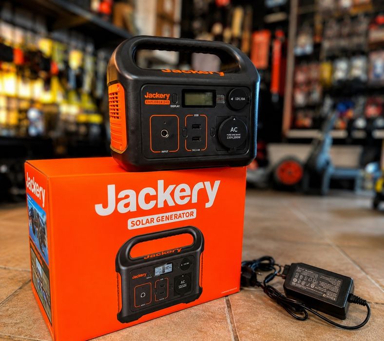 Зарядний пристрій Jackery 240